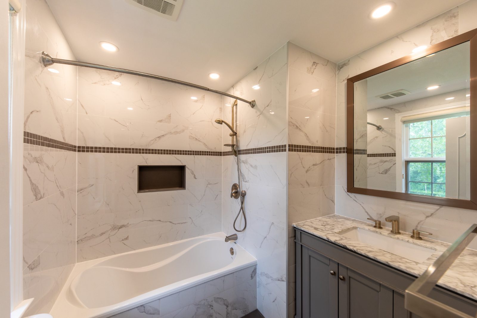 Bathroom with tub