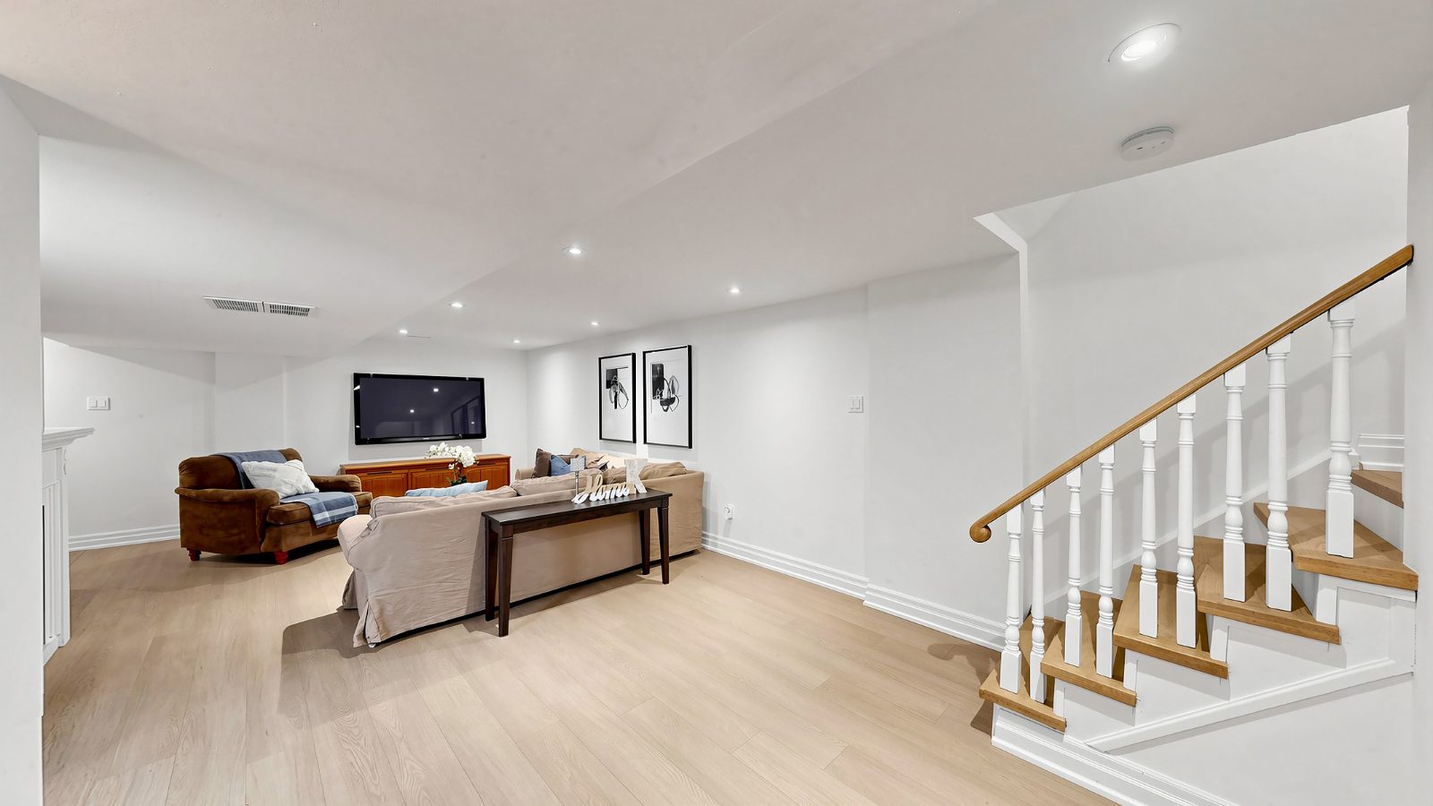 Basement recreation room