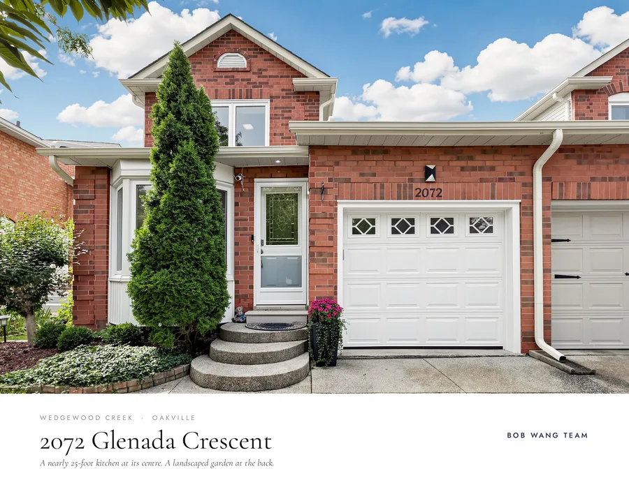 Cover of the original 2072 Glenada Crescent property brochure
